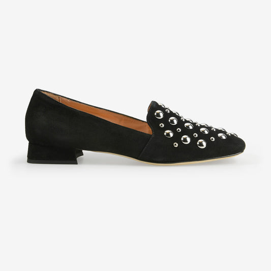 Close toe beautiful loafers
