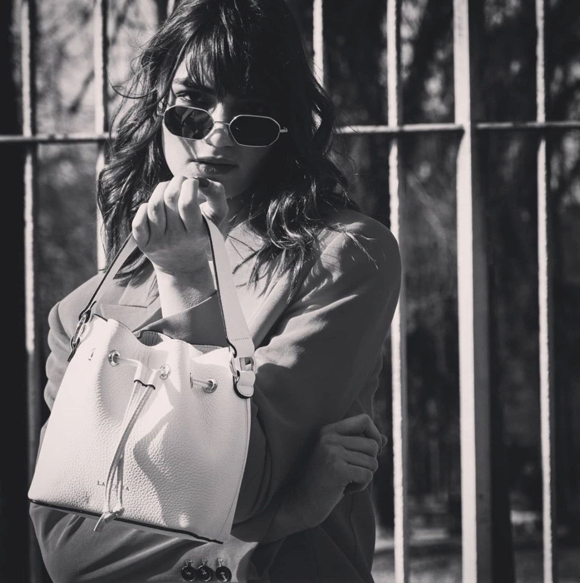 pop-fashion-italy_made_in_italy_woman-bag_laetitia_lady_bucket