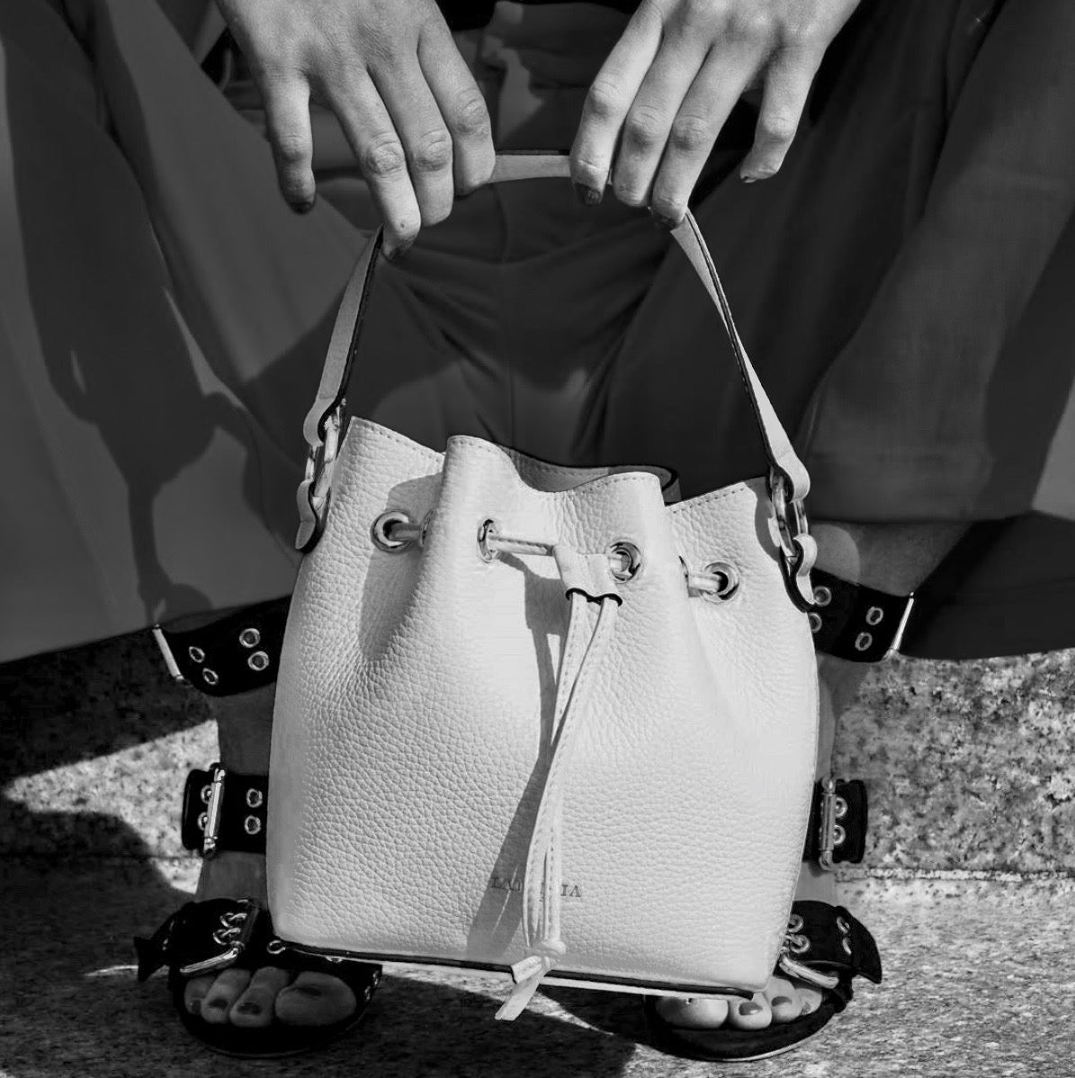 pop-fashion-italy_made_in_italy_woman-bag_laetitia_lady_bucket